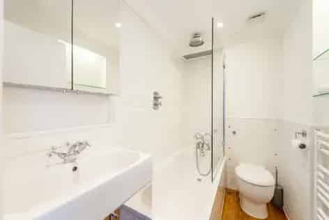 1 room flat of 86 m² in London