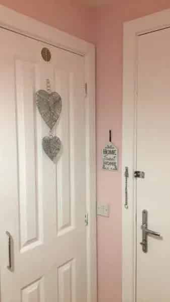 Large 2 Bed House Near Horsham Station