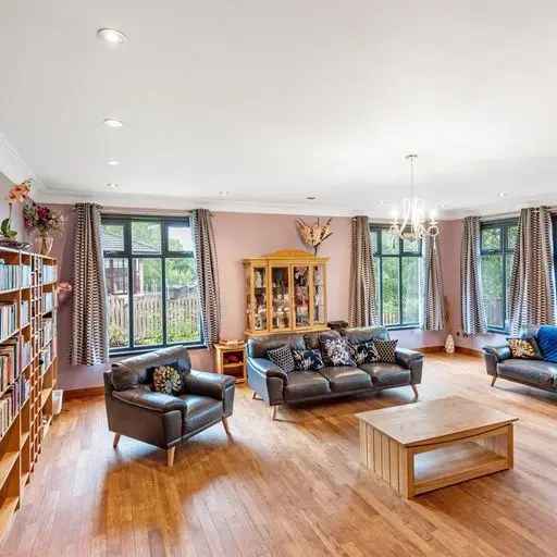 5 Bedroom Detached Bungalow For Sale in Piperdam