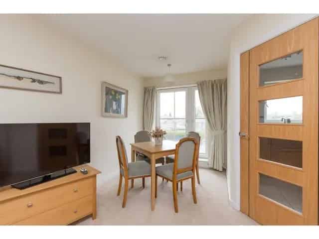 2 Bedroom Assisted Living Flat for Sale