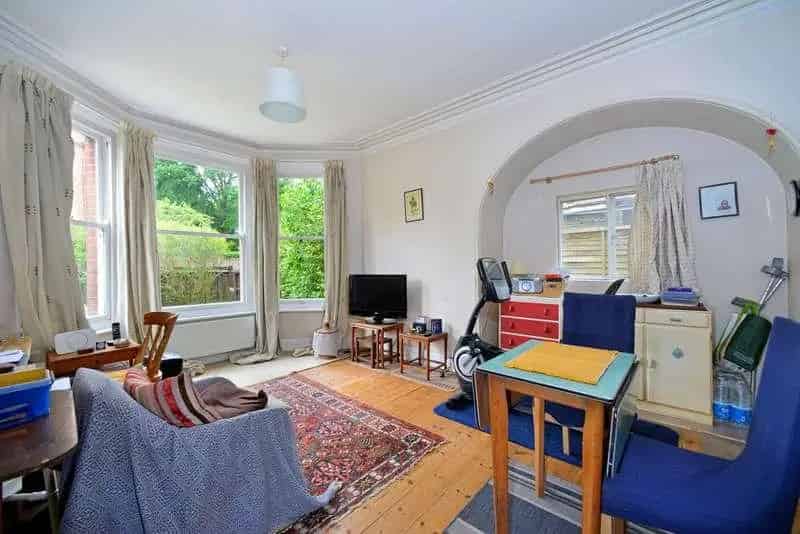 2 Bed Victorian Flat for Sale Near Farncombe Godalming