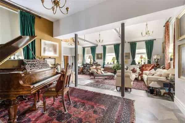 4-Bedroom Family Home with Annexe and 1.5 Acres