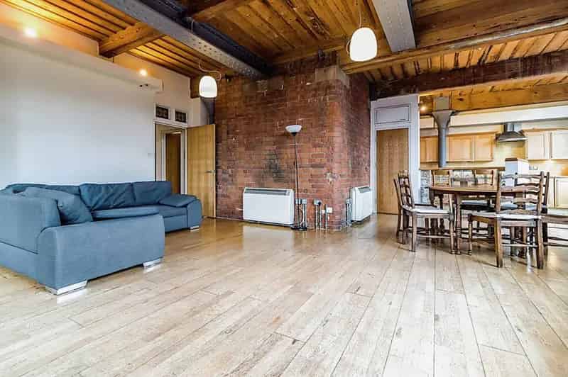 2 Bed 2 Bath City Centre Apartment  Secure Parking