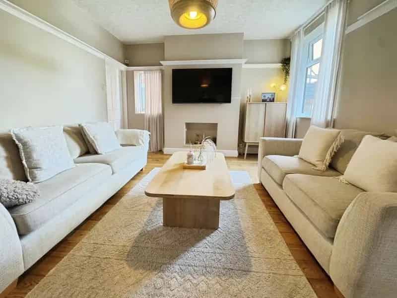 3 Bedroom Semi Detached House for Sale Kiveton Park South Yorkshire