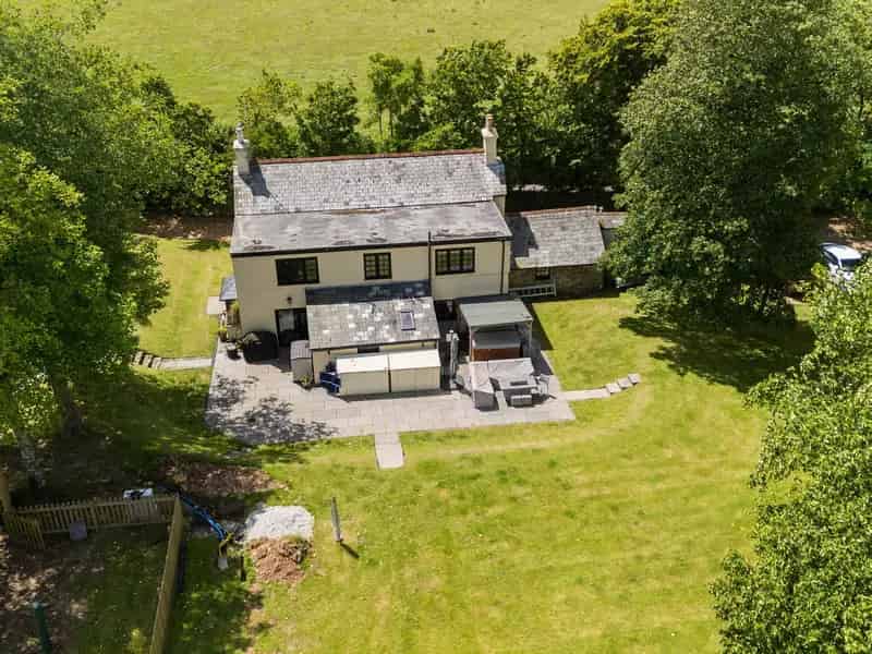 5 Bedroom Detached Farmhouse Widegates Cornwall