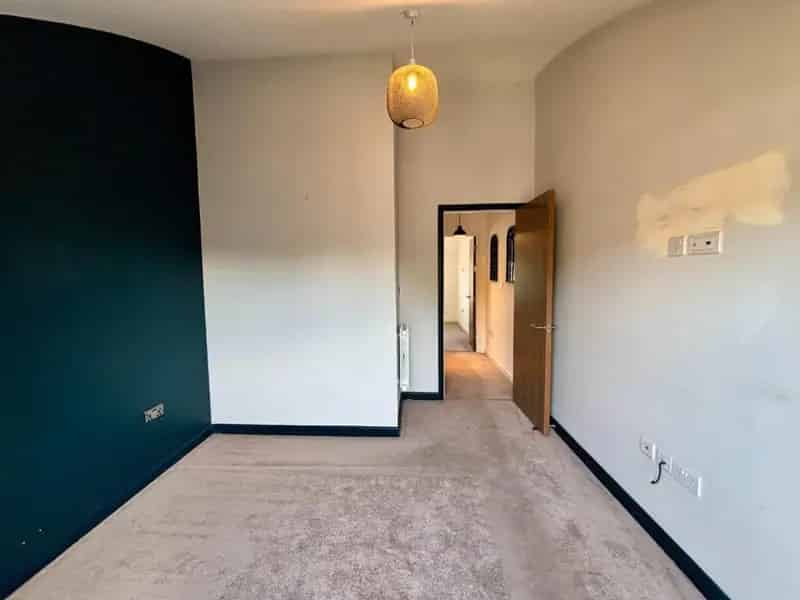 2 Bed Maisonette for Sale Gated Parking Balconies