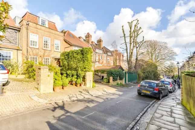 Three Bedroom House for Sale in Hampstead Village London