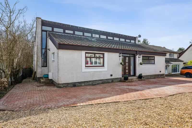 Wellesley Crescent Family Home Spacious Accommodation Multiple Bedrooms Private Garden
