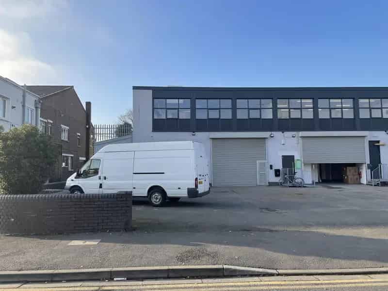 Refurbished Warehouse to Let near South Wimbledon Tube Station