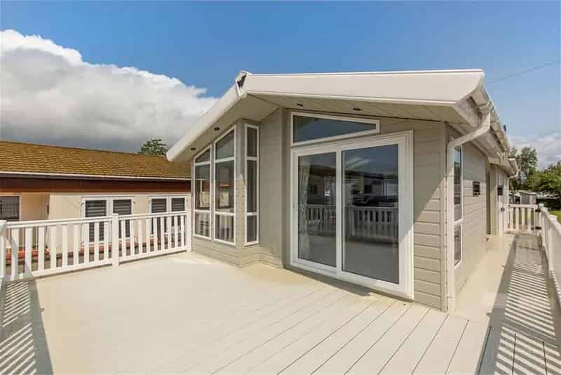 2 Bed Park Home near St Andrews with Amenities