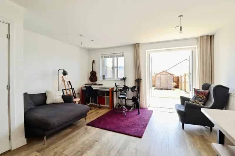 3 bedroom town house