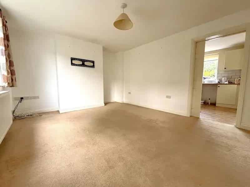 3 Bedroom Semi Detached House for Sale Worcester WR5