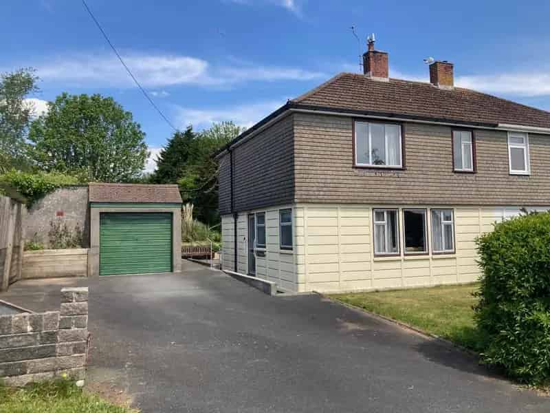 4 Bedroom Semi-Detached House for Sale