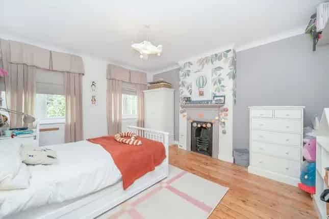 5 Bedroom Arts & Crafts Family Home for Sale