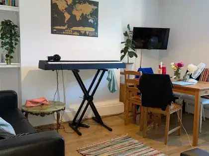 1 Room 57 m² Furnished Apartment London