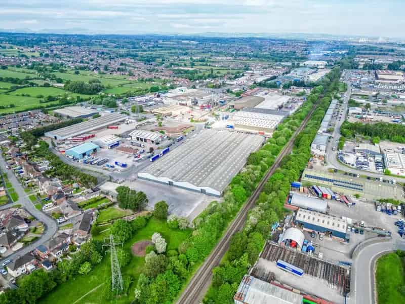 Industrial Warehouse with Offices and Yard 75610 sq ft Leasehold