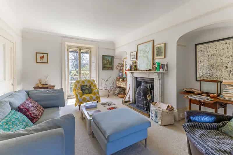 6 bedroom terraced house for sale
