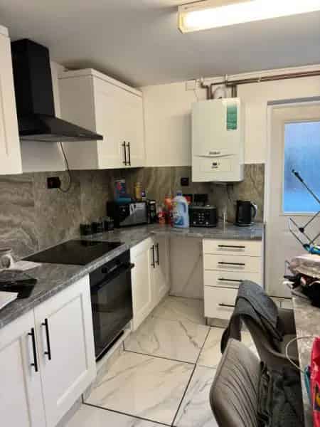Three Double Bedroom House High Standard Large Garden Off Street Parking