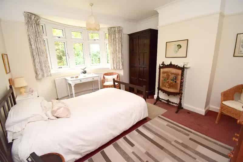 3 Bed Semi-Detached House For Sale in Ightham