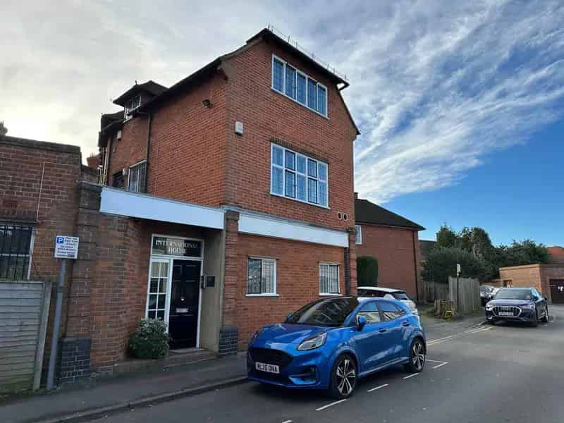 Freehold Office for Sale Gerrards Cross 3168 sq ft