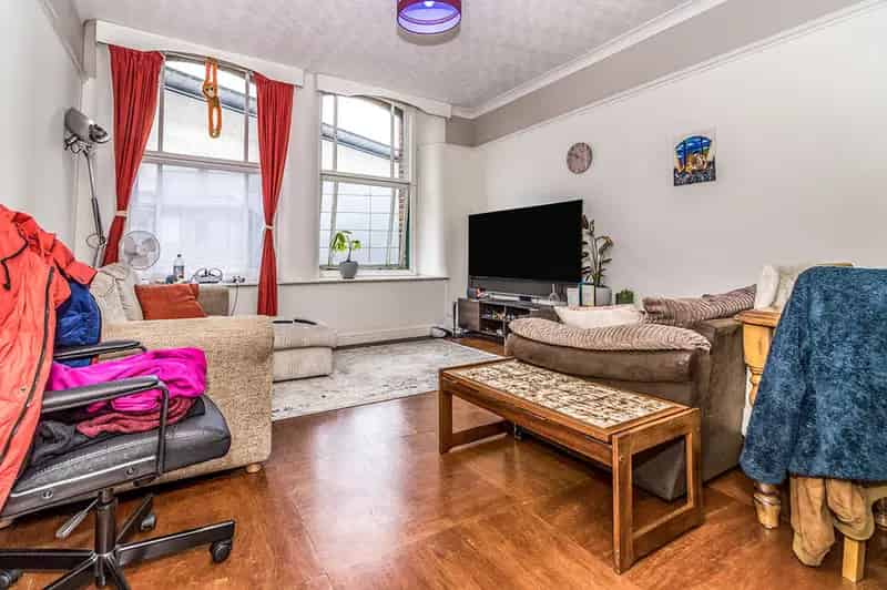 1 Bedroom Flat for Sale Manchester M1 Canal View Secure Parking