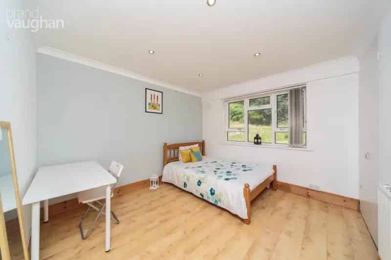 3 Bedroom Student Flat Near Universities