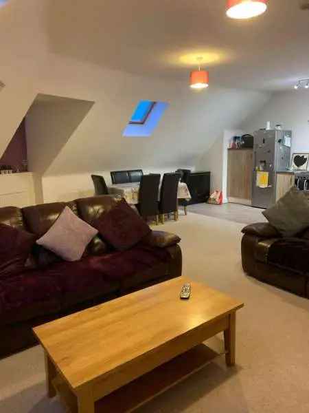 Flat For Rent in Borough of Spelthorne, England