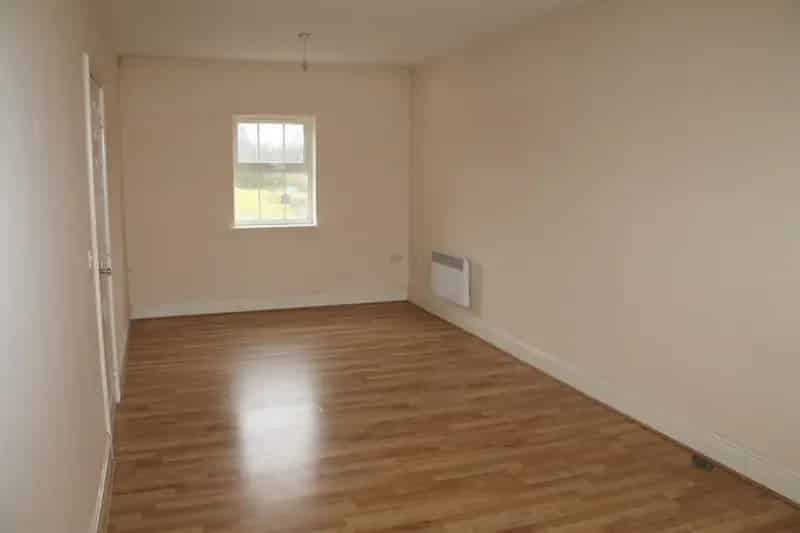 2 Bedroom Flat For Sale Top Floor Apartment with En-Suite