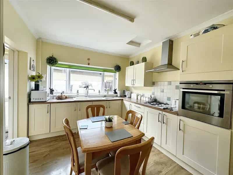 2 Bedroom Semi-Detached Bungalow House to Rent