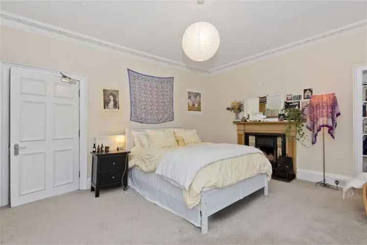 3 Bed Flat - Double Upper with 1 Reception Room