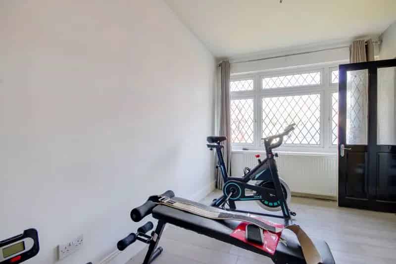 4 Bedroom Semi-Detached House to Rent