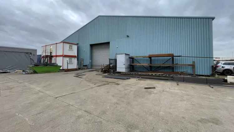 High Eaves Workshop with Steel Frame and Ample Parking