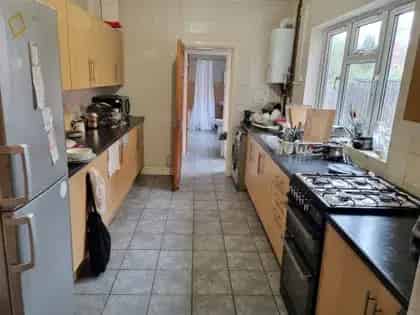 4 Double Bedroom House Birmingham