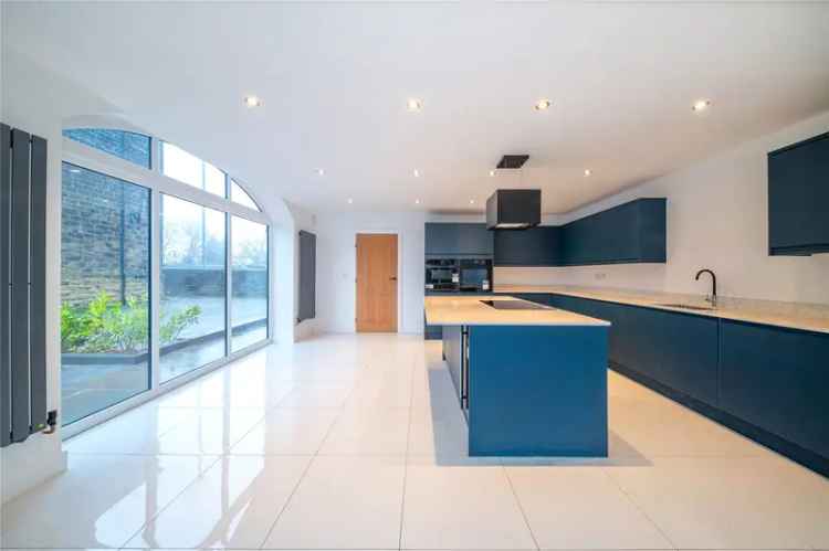 House For Sale in Leeds, England