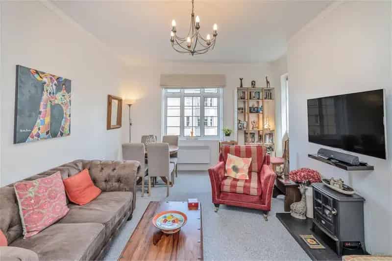 2 Bed Flat Comely Bank Edinburgh 3rd Floor Art Deco Building