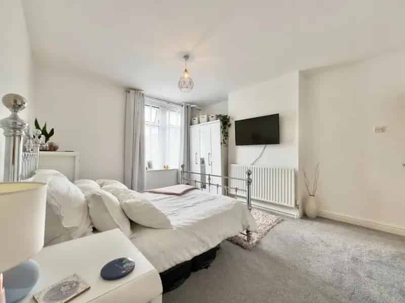 3 Bed House For Sale Barnsley Close To Town Centre And M1