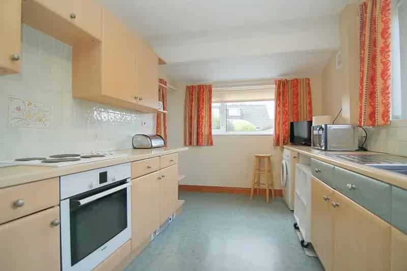 2 Bedroom Bungalow For Sale Semi-Detached Modern Kitchen Garden