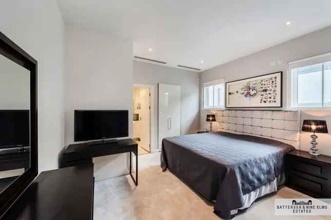 Flat for sale in Queenstown Road, London SW11