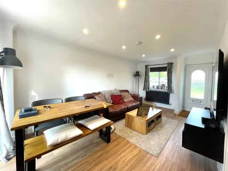 2 Bedroom Semi Detached House Southemead
