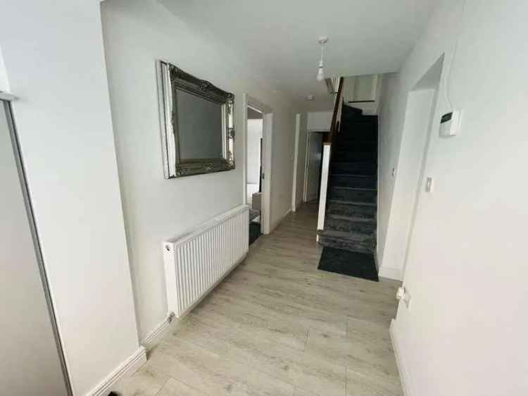 6 Bed Semi-Detached House For Sale