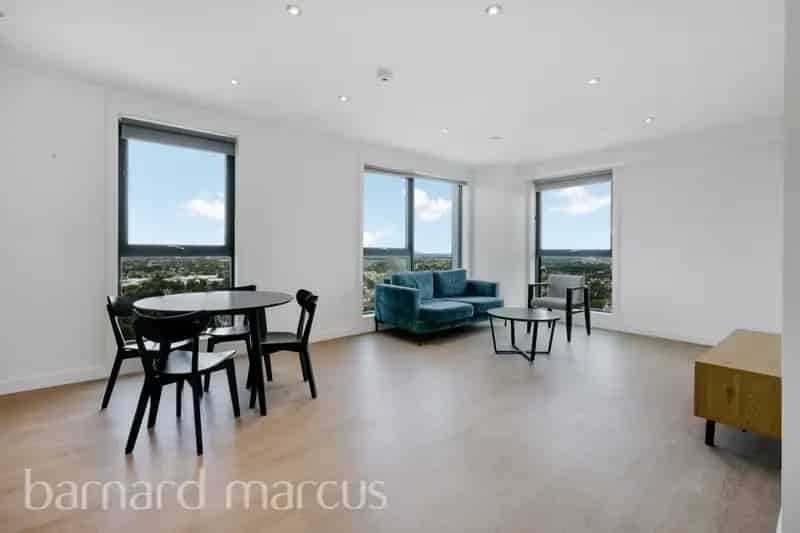 Flat For Rent , 24-34, Sutton Court Road, London, England