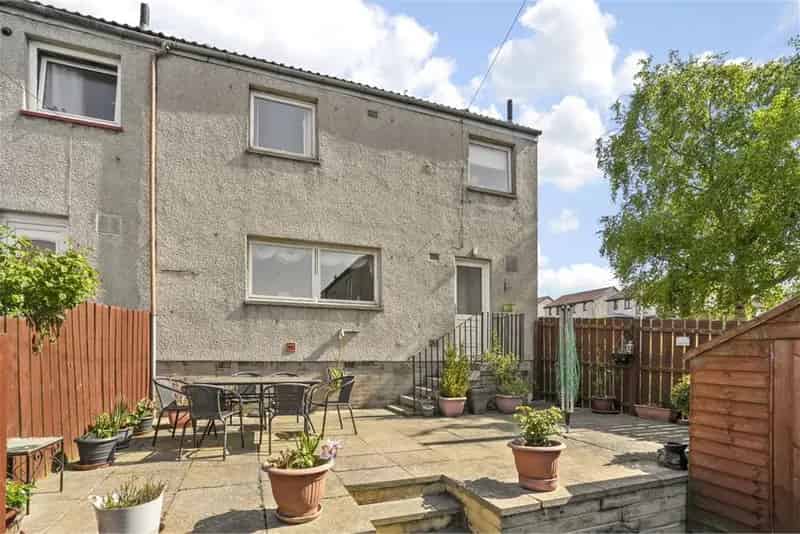 3 Bed End Terrace House with Garden - Family Home