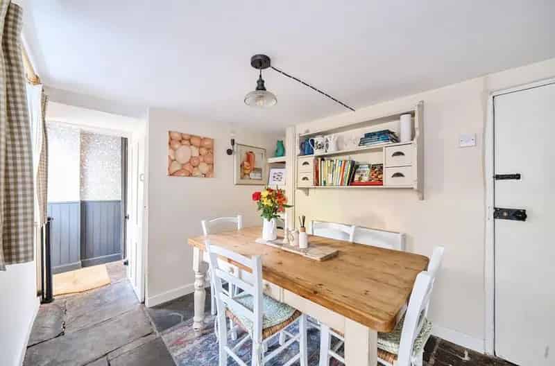 Grade II Listed Cottage 4 Double Bedrooms Stunning Original Features