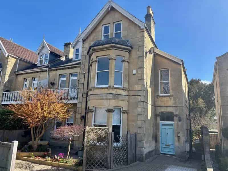 1 Bedroom Ground Floor Flat for Sale