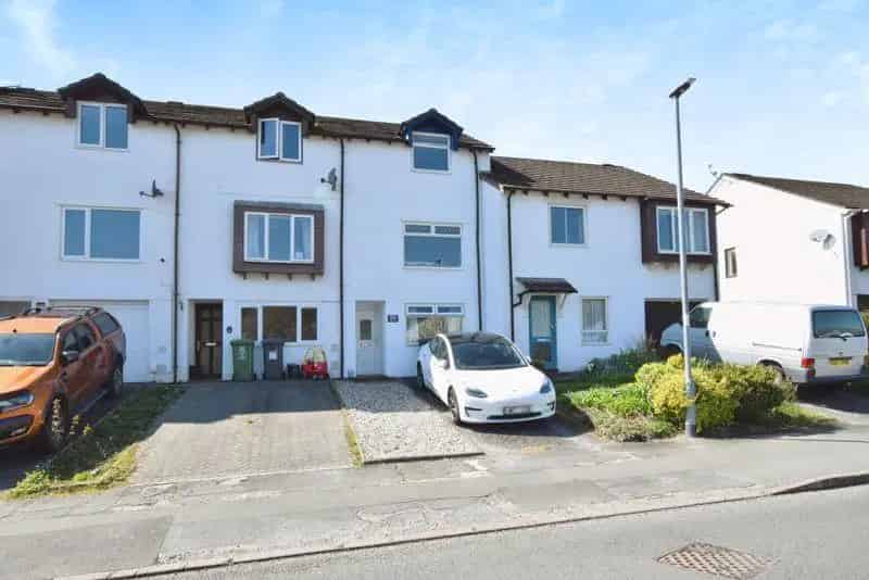 3 Bedroom Terraced House for Sale Pennsylvania
