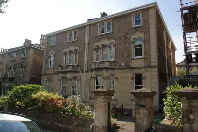 2 Bedroom Clifton Apartment