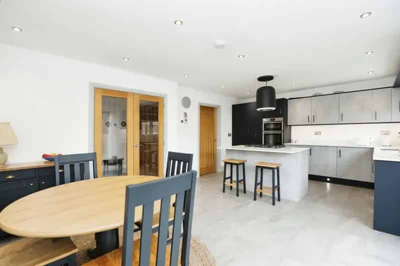 Four Bedroom Luxury Home Wellesbourne High Specification