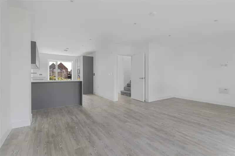 3 Bedroom Semi Detached House to Rent Marleigh Development