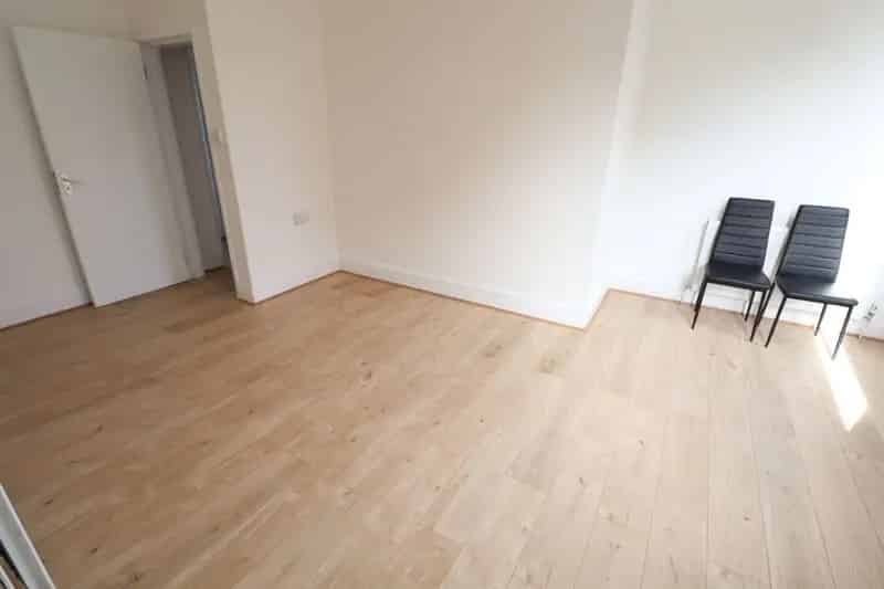3 Bedroom House to Rent - Recently Refurbished Maisonette