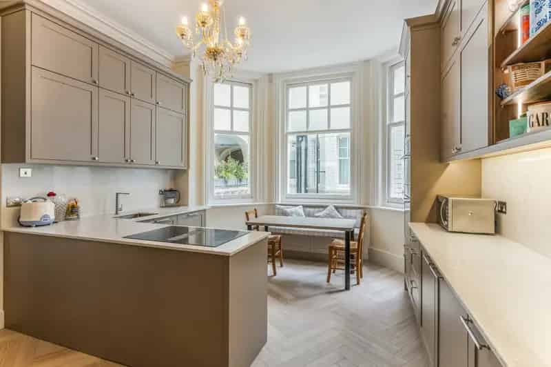 4 Bedroom Apartment near Royal Albert Hall Hyde Park